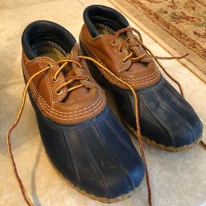 Duck boots size 6